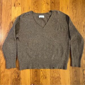 Old Navy Medium Loose V-Neck Sweater, Mocha Taffy, EUC